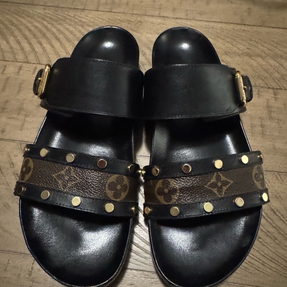 LV SANDALS
